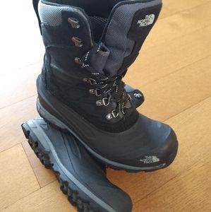 North Face Chilkat 400 Winter Boot - men's size 8.5